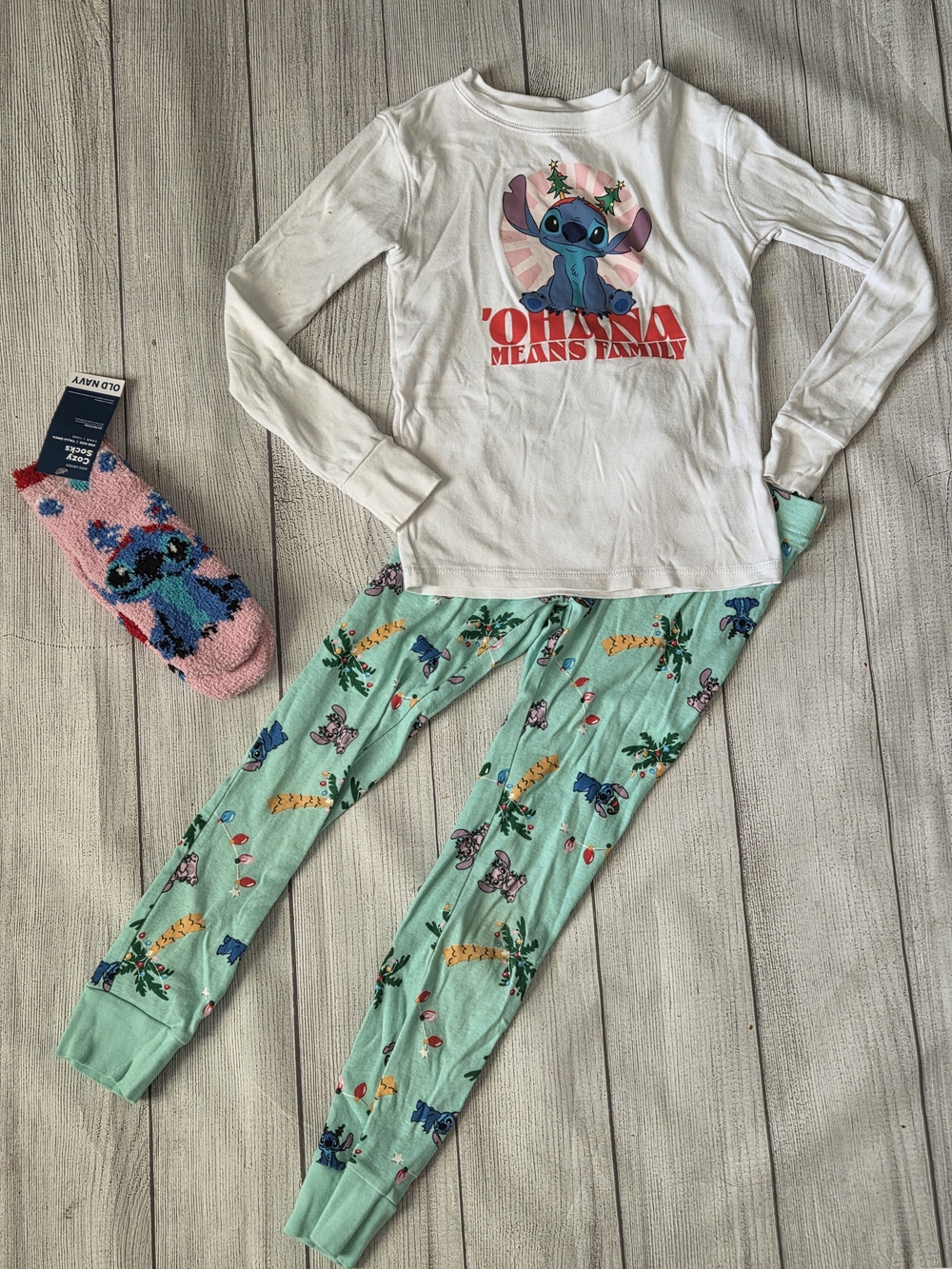 Girls' Stitch 'Ohana Means Family' White & Mint Pajama Set
